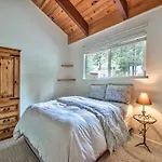 Cozy Tahoe Cabin Heavenly & Lakefront