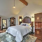 Luxurious South Lake Tahoe Lodge Less Than 2 Mi To Lake!