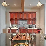 Luxurious South Lake Tahoe Lodge Less Than 2 Mi To Lake!