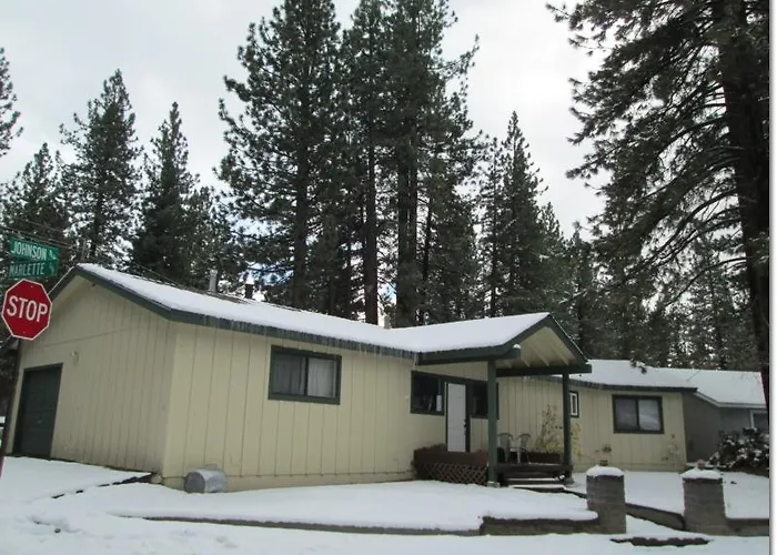 3221 Marlette Circle
