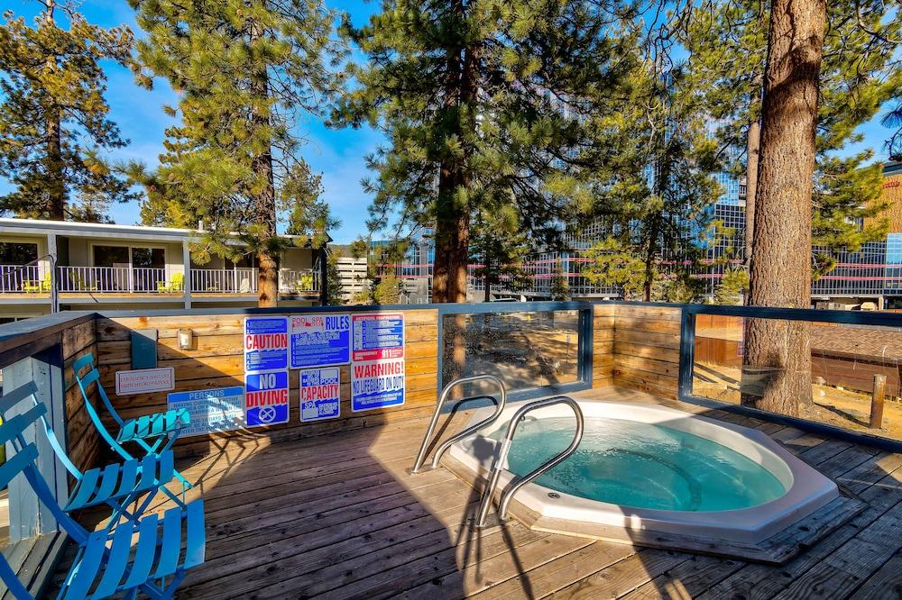 Hotel Basecamp Tahoe South 3*