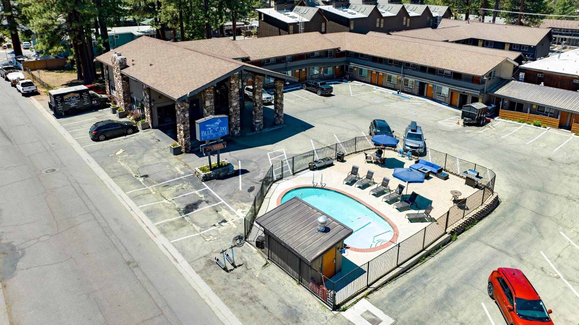 Hotel Blue Jay 2*