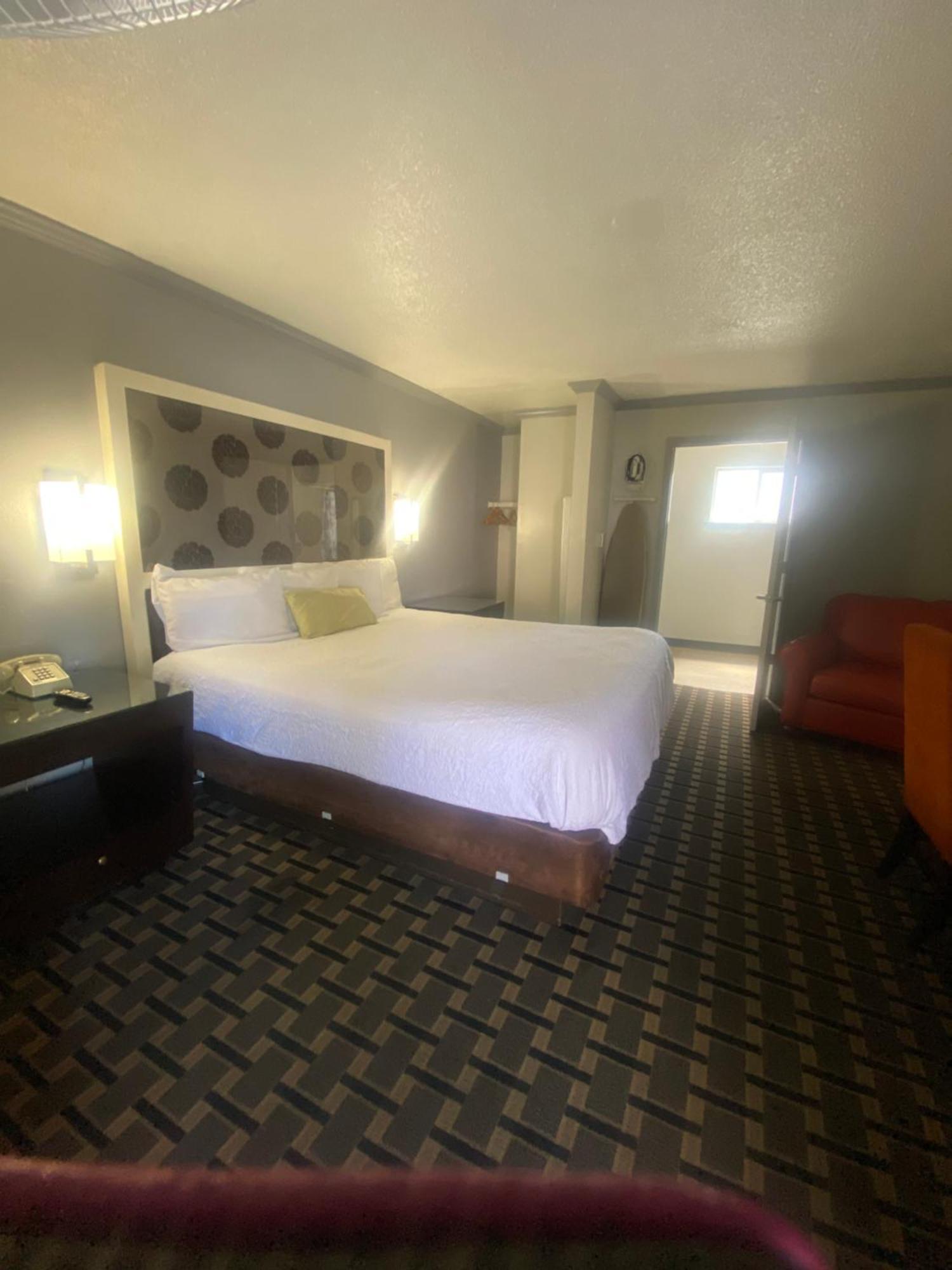 Budget At The Heavenly Gondola Motel