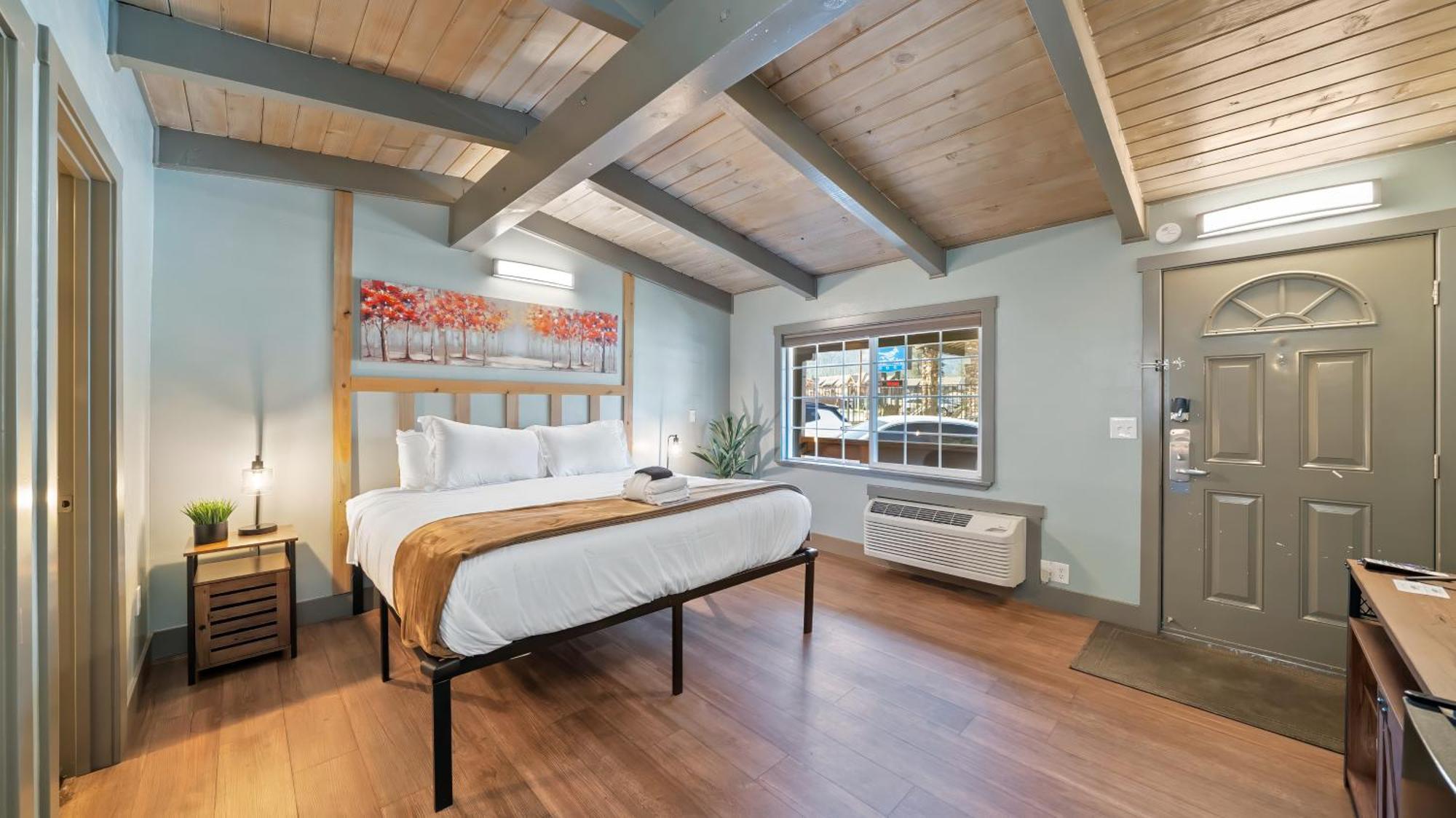 Hotel Blue Jay 2*