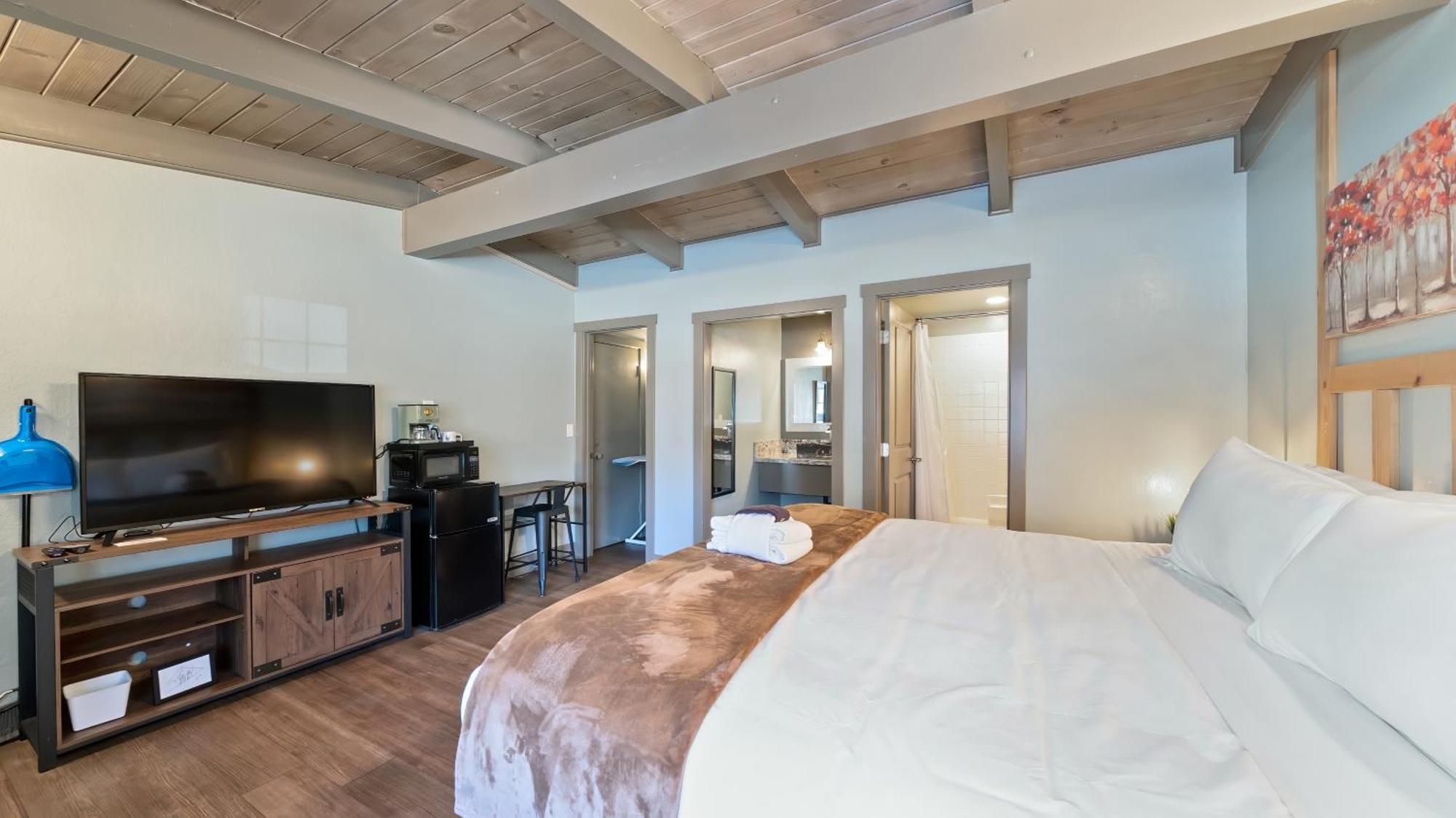 Hotel Blue Jay 2*