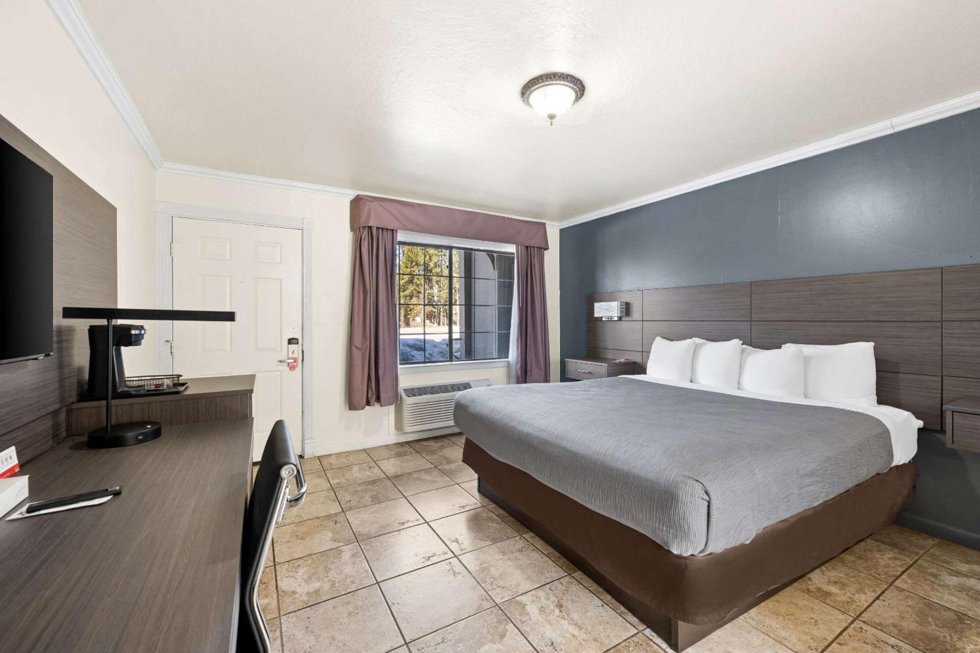 Econo & Heavenly Village Area * South Lake Tahoe