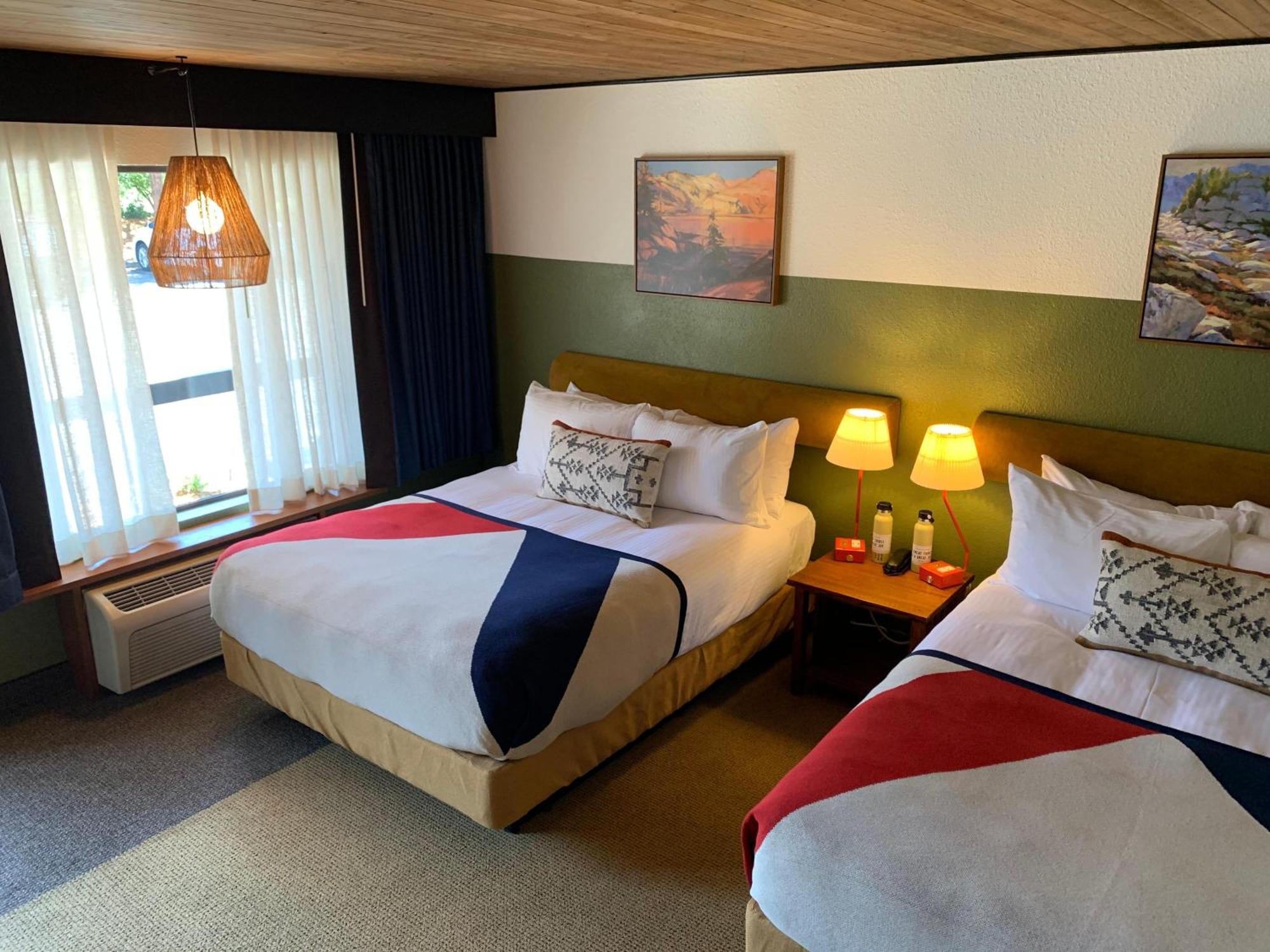 Station House South Tahoe, By Oliver 3*