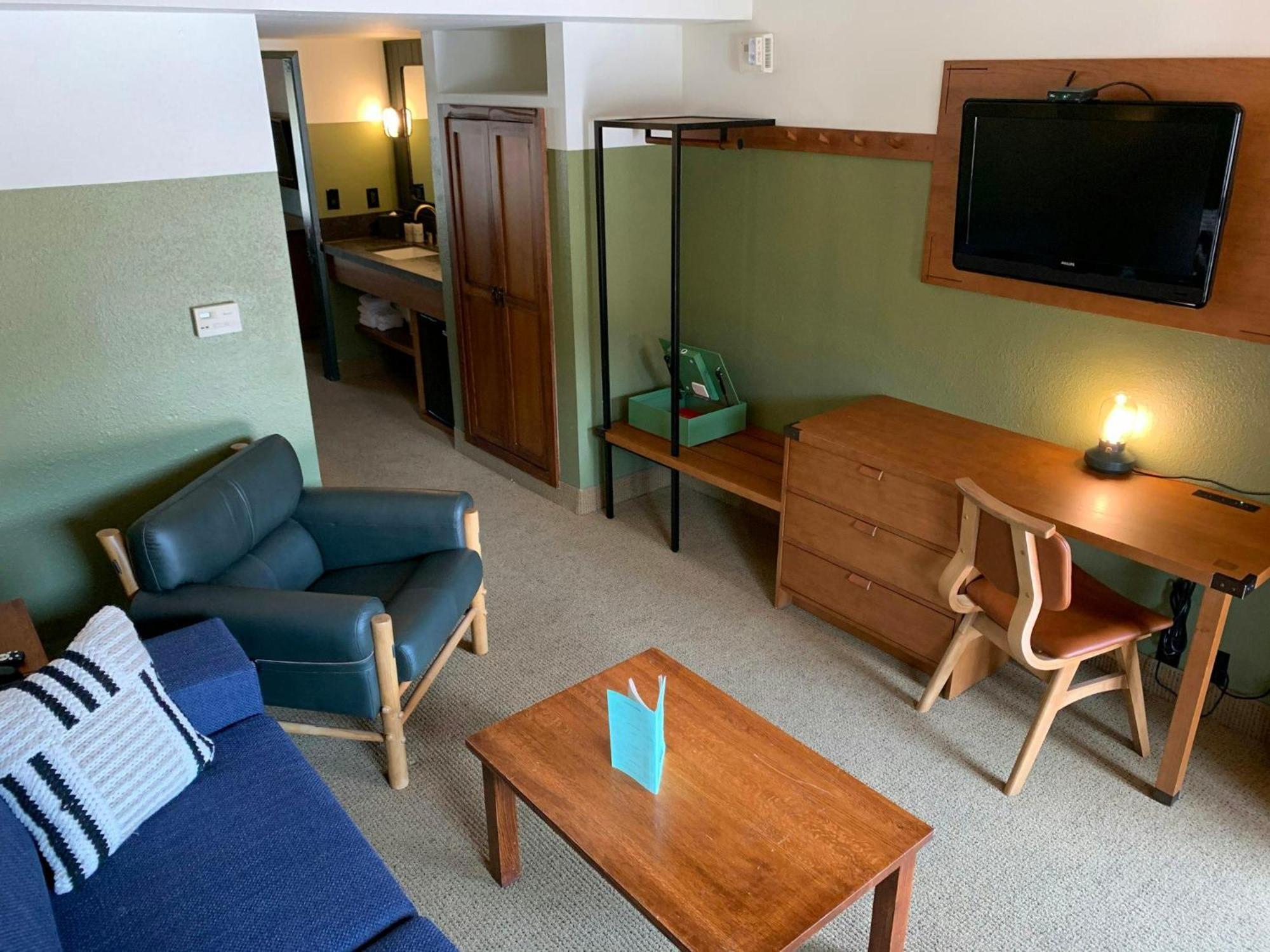 Station House South Tahoe, By Oliver
