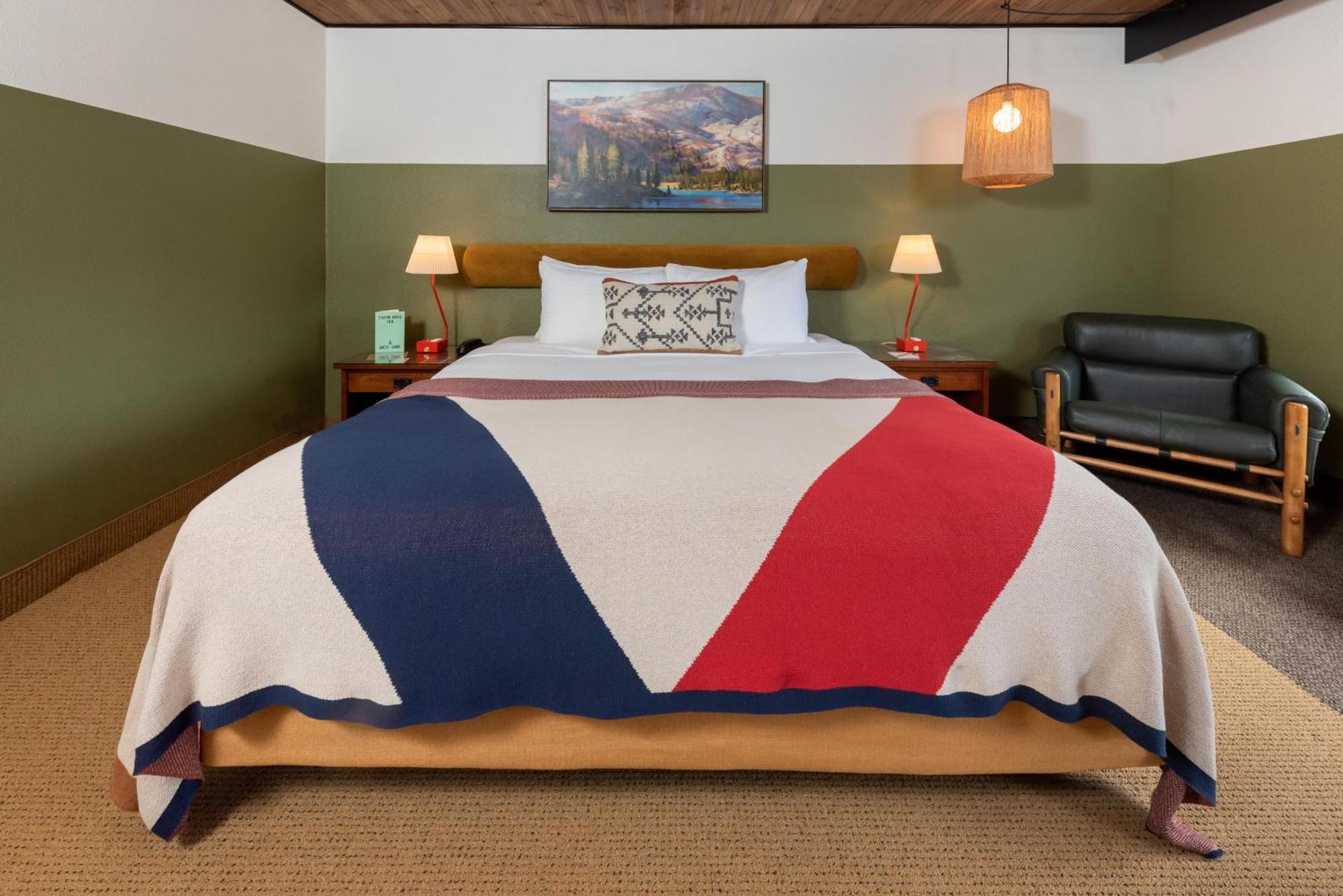 Hotel Station House South Tahoe, By Oliver