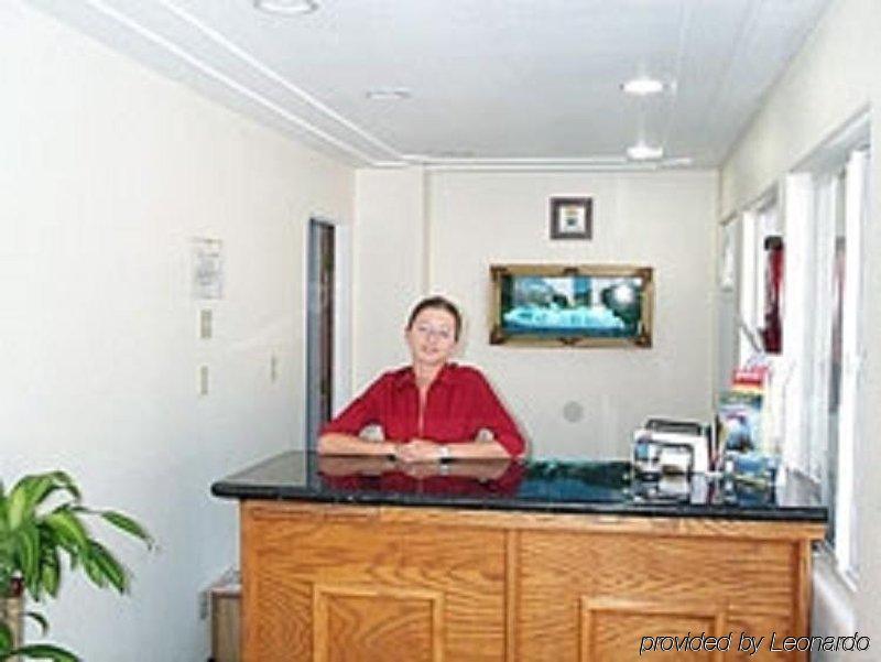 Budget At The Heavenly Gondola Motel 2*