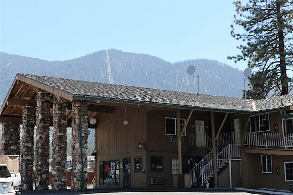 Hotel Blue Jay
