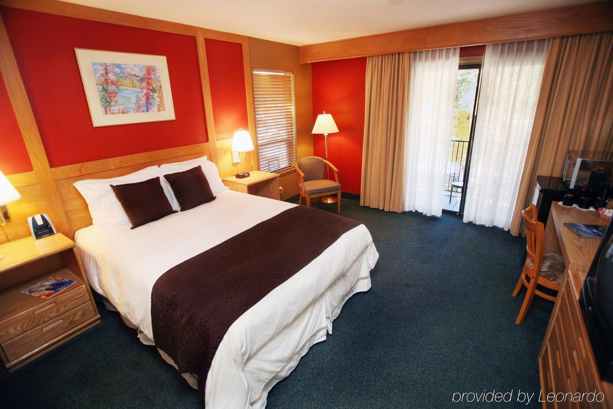 Azure Hotel 4*