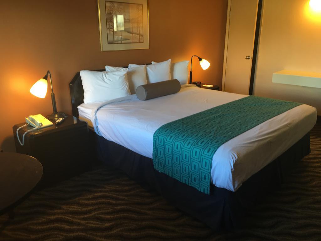 Howard Johnson By Wyndham South Tahoe Hotel