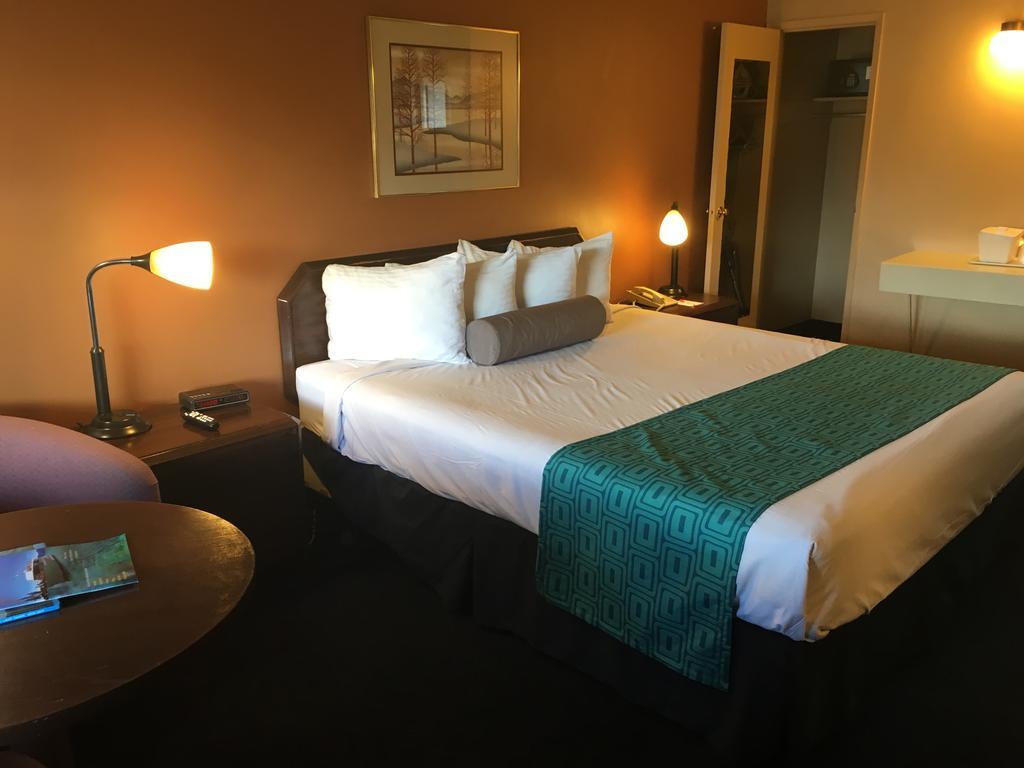 Hotel Howard Johnson By Wyndham South Tahoe 2*