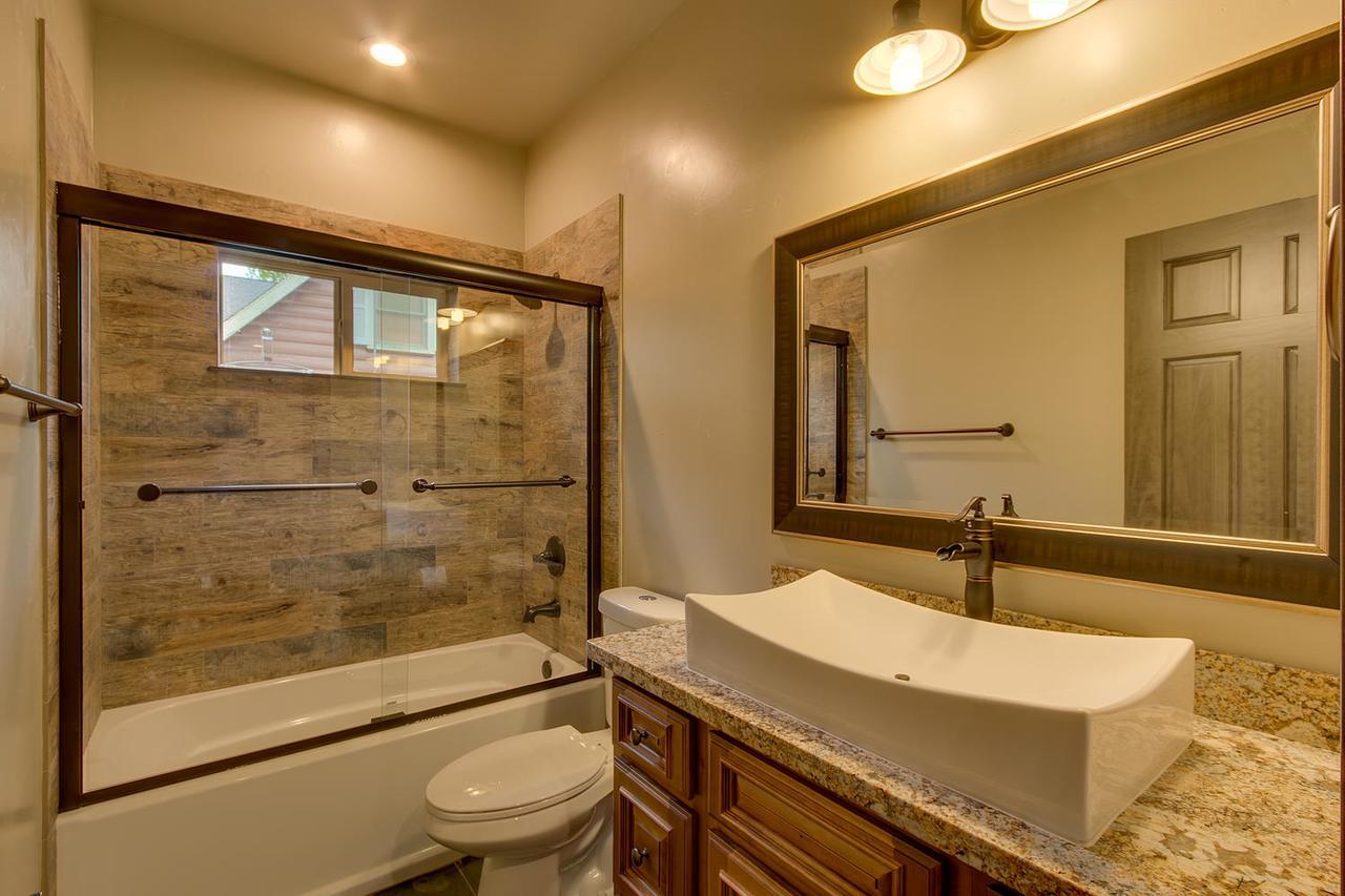 Whispering Pines - Four Bedroom Holiday home South Lake Tahoe