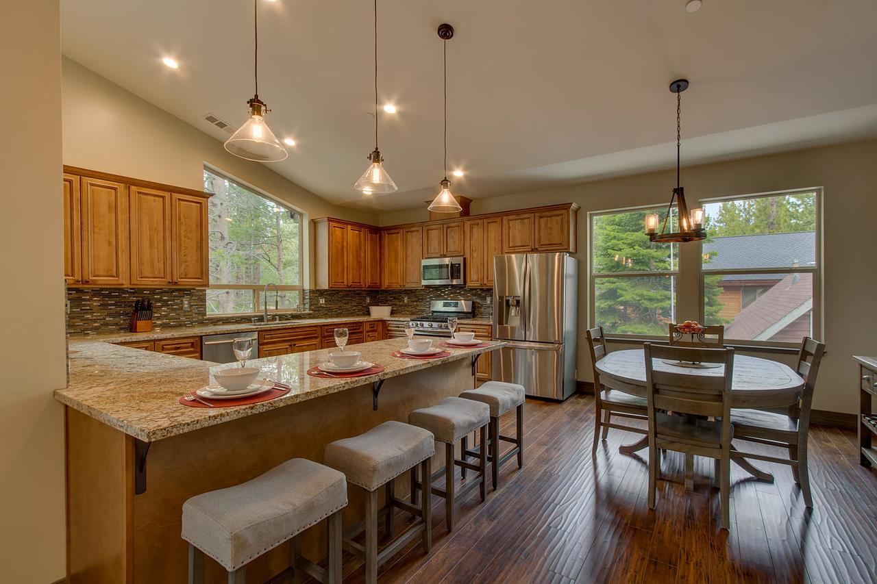 Whispering Pines - Four Bedroom Holiday home