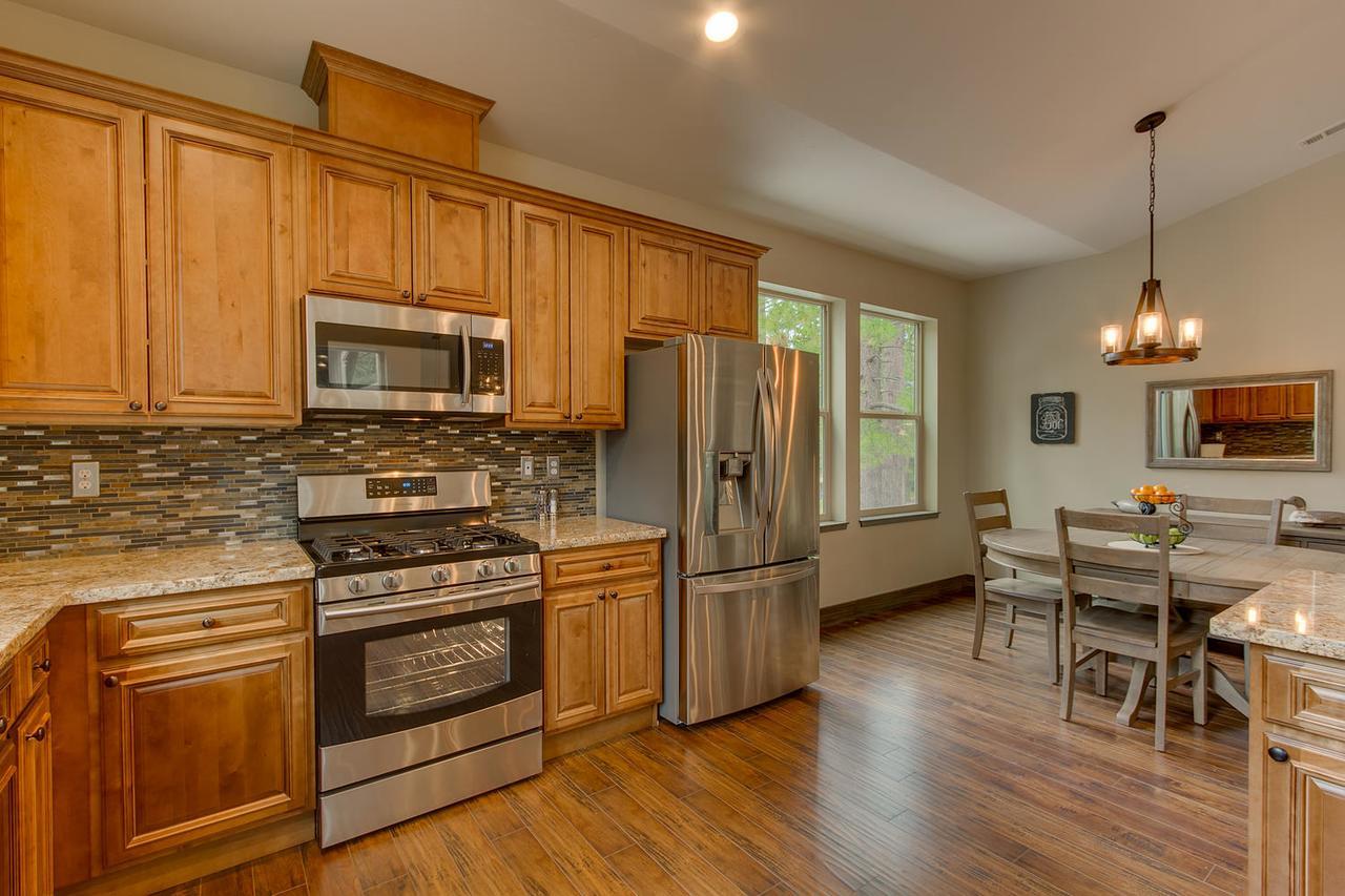 Whispering Pines - Four Bedroom Holiday home South Lake Tahoe