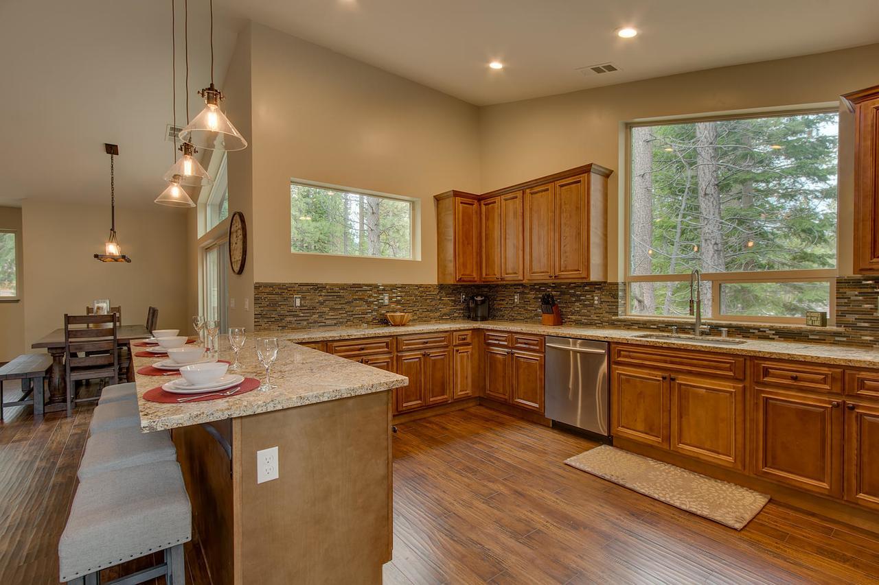 Whispering Pines - Four Bedroom South Lake Tahoe