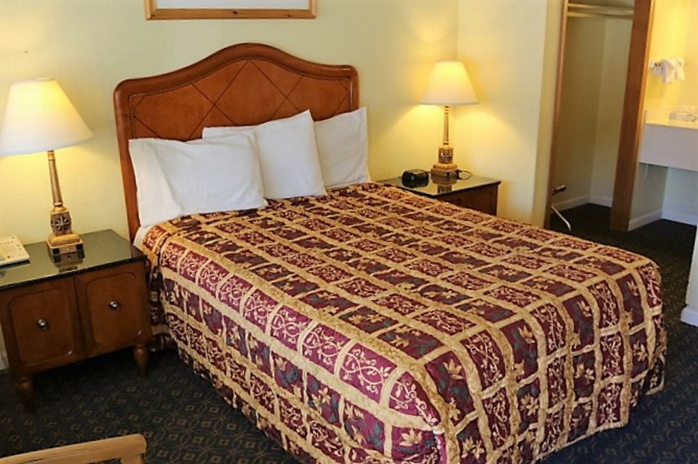 Hotel Blue Jay