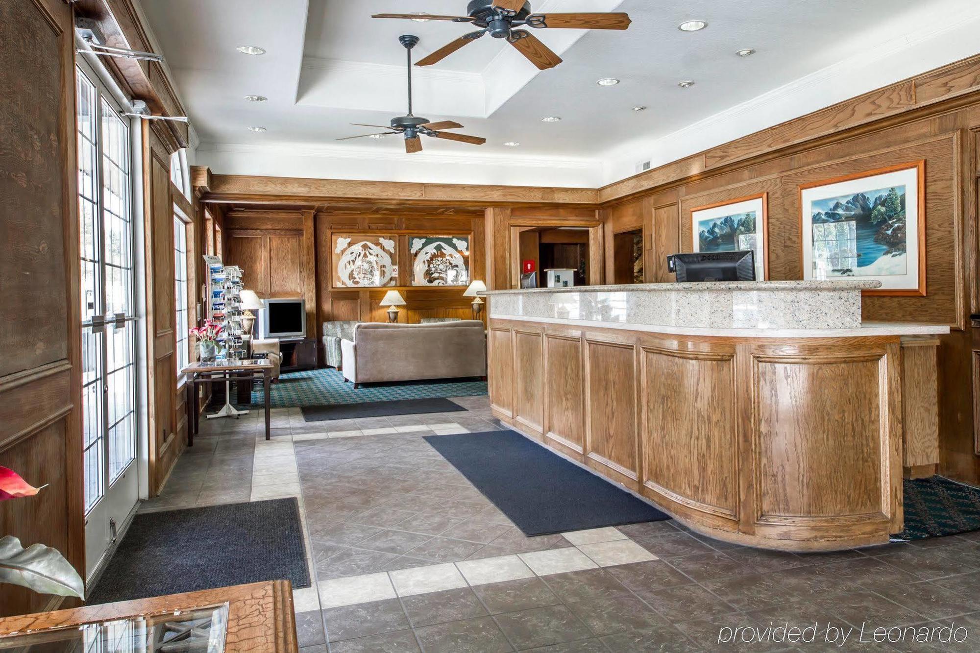 Hampton & South Tahoe Hotel