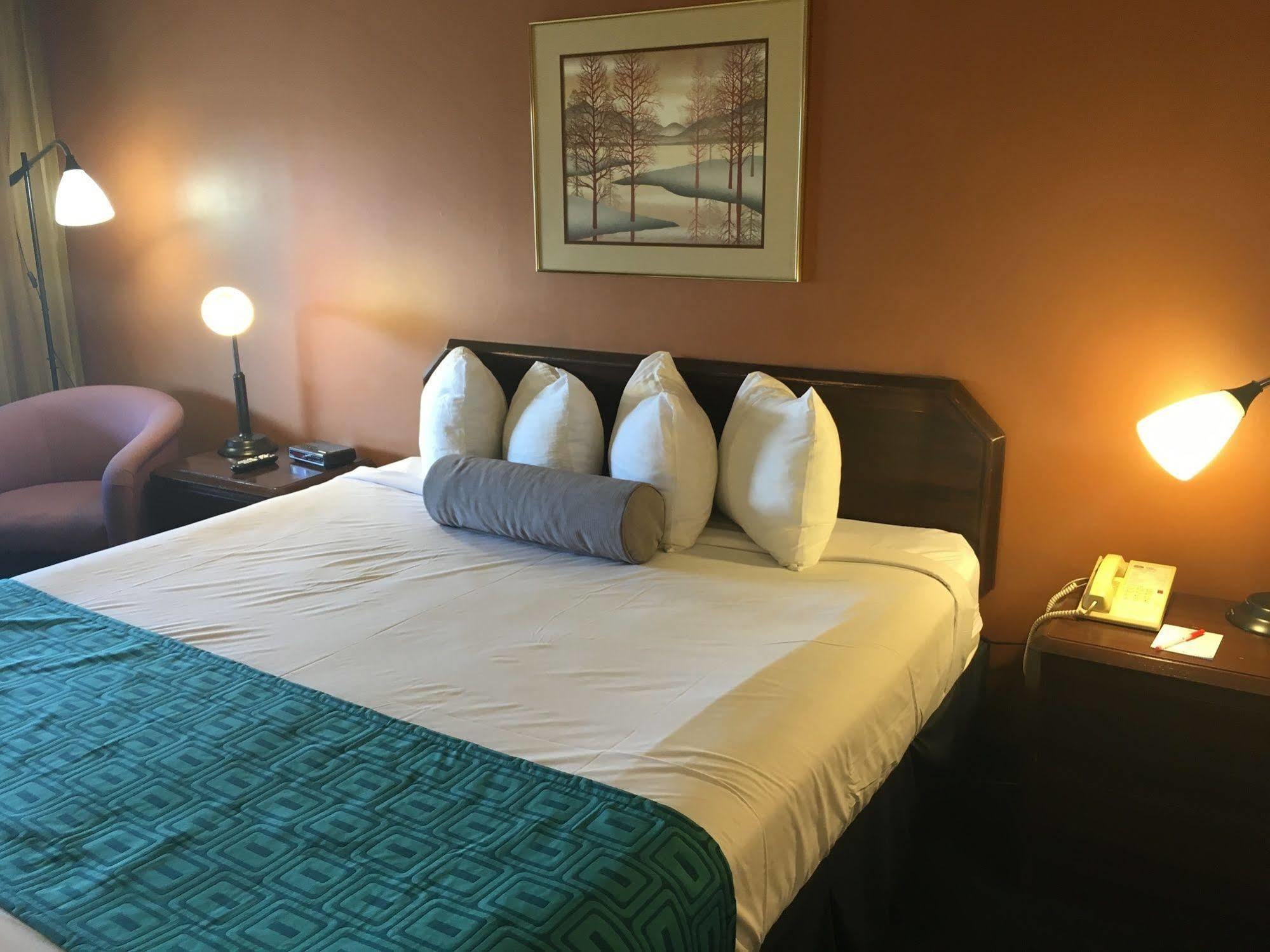 Howard Johnson By Wyndham South Tahoe