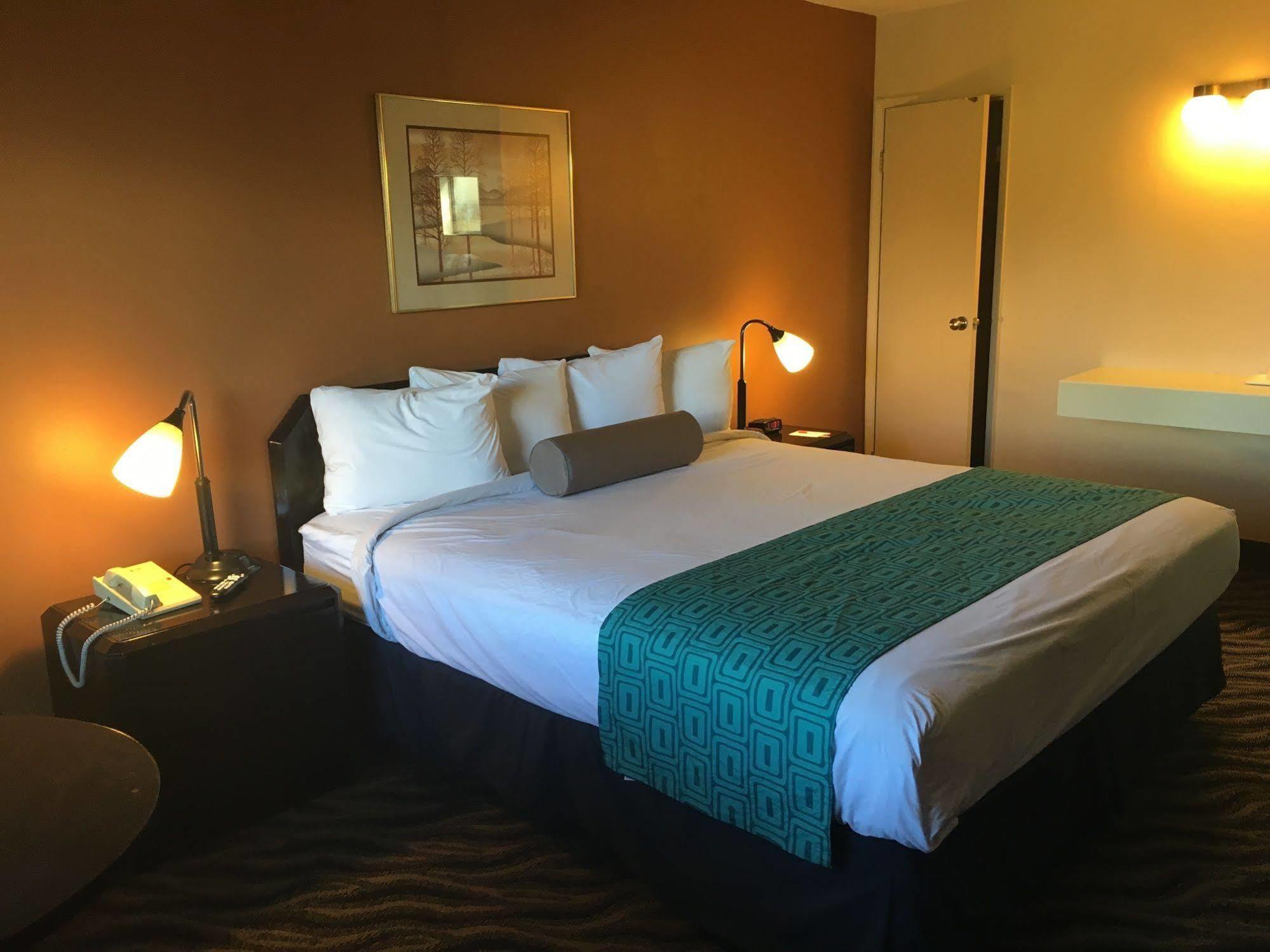 Howard Johnson By Wyndham South Tahoe 2*