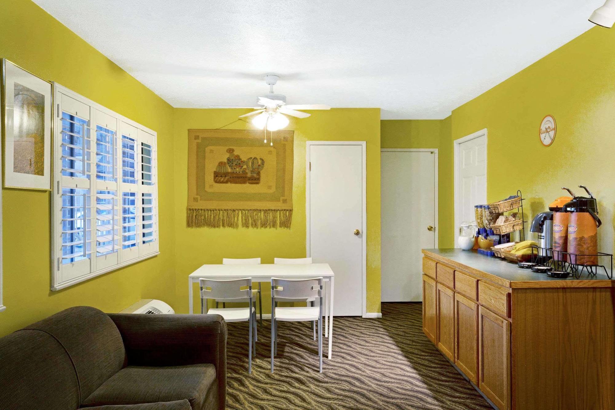 Hotel Howard Johnson By Wyndham South Tahoe