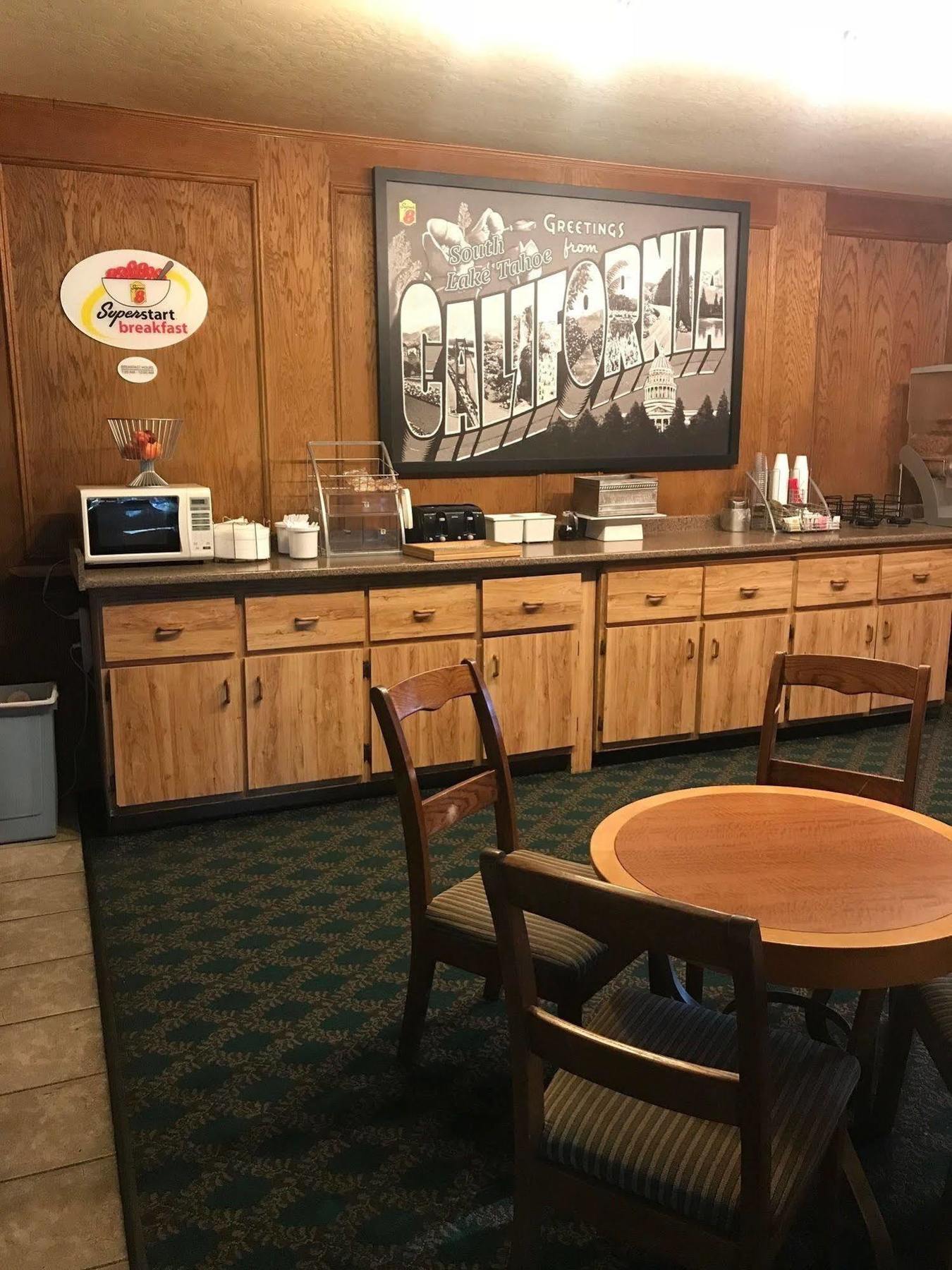 Hampton & South Tahoe Hotel