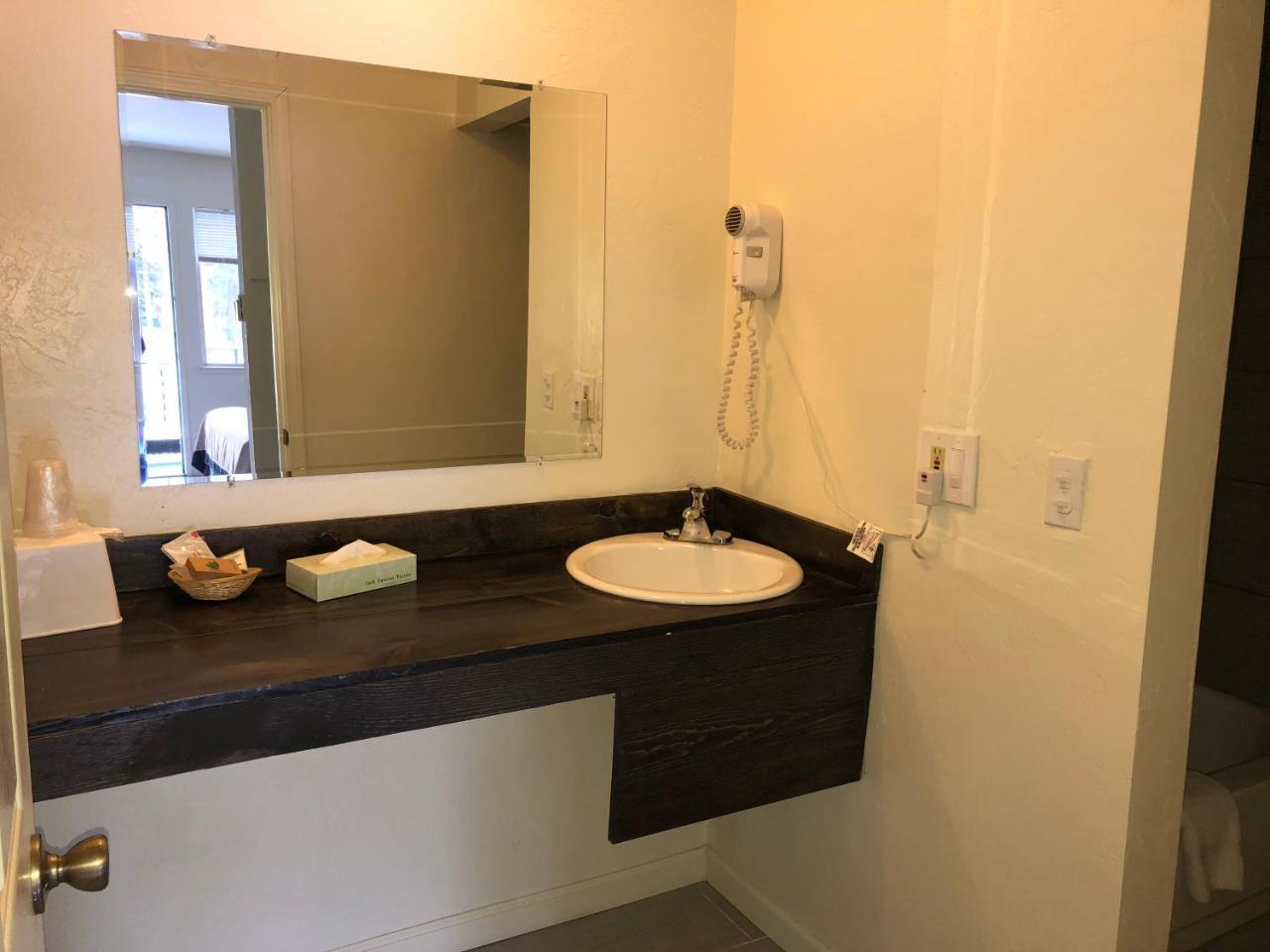Cedar & 3* South Lake Tahoe