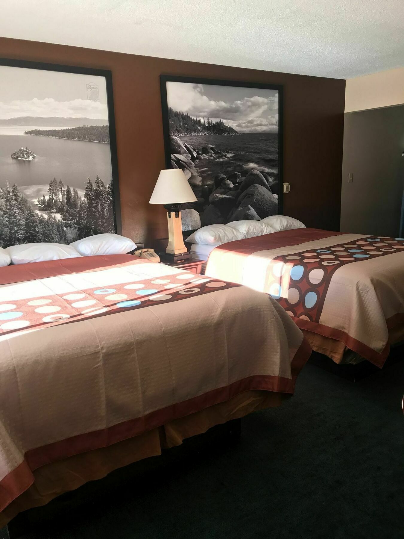 Hampton & South Tahoe Hotel