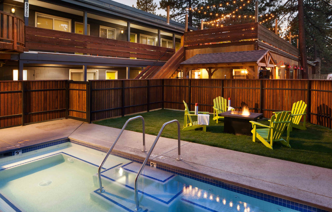 Hotel Basecamp Tahoe South 3*