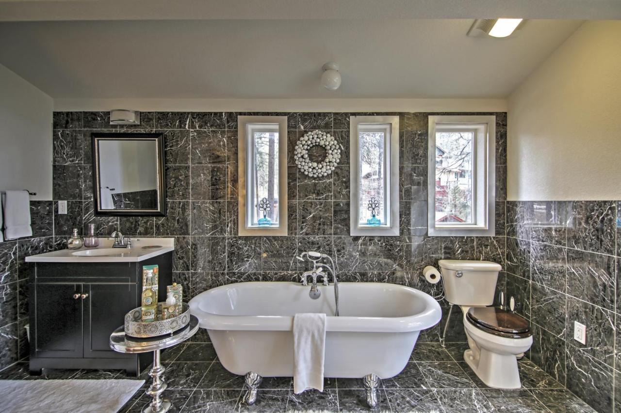 Holiday home Luxurious South Tahoe Less Than 2 Mi To Lake! South Lake Tahoe