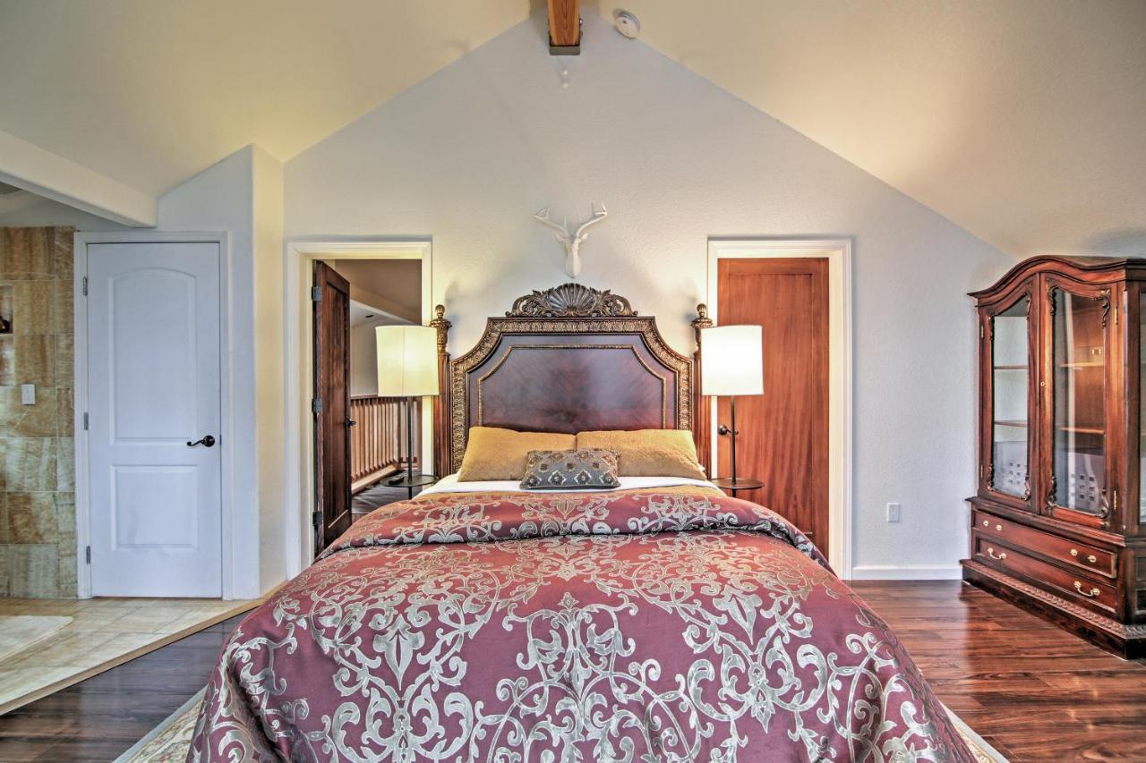 Luxurious South Tahoe Less Than 2 Mi To Lake! South Lake Tahoe