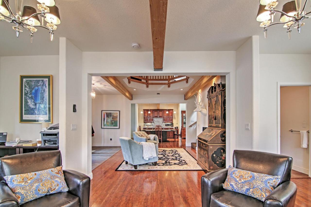 Luxurious South Tahoe Less Than 2 Mi To Lake! Holiday home *