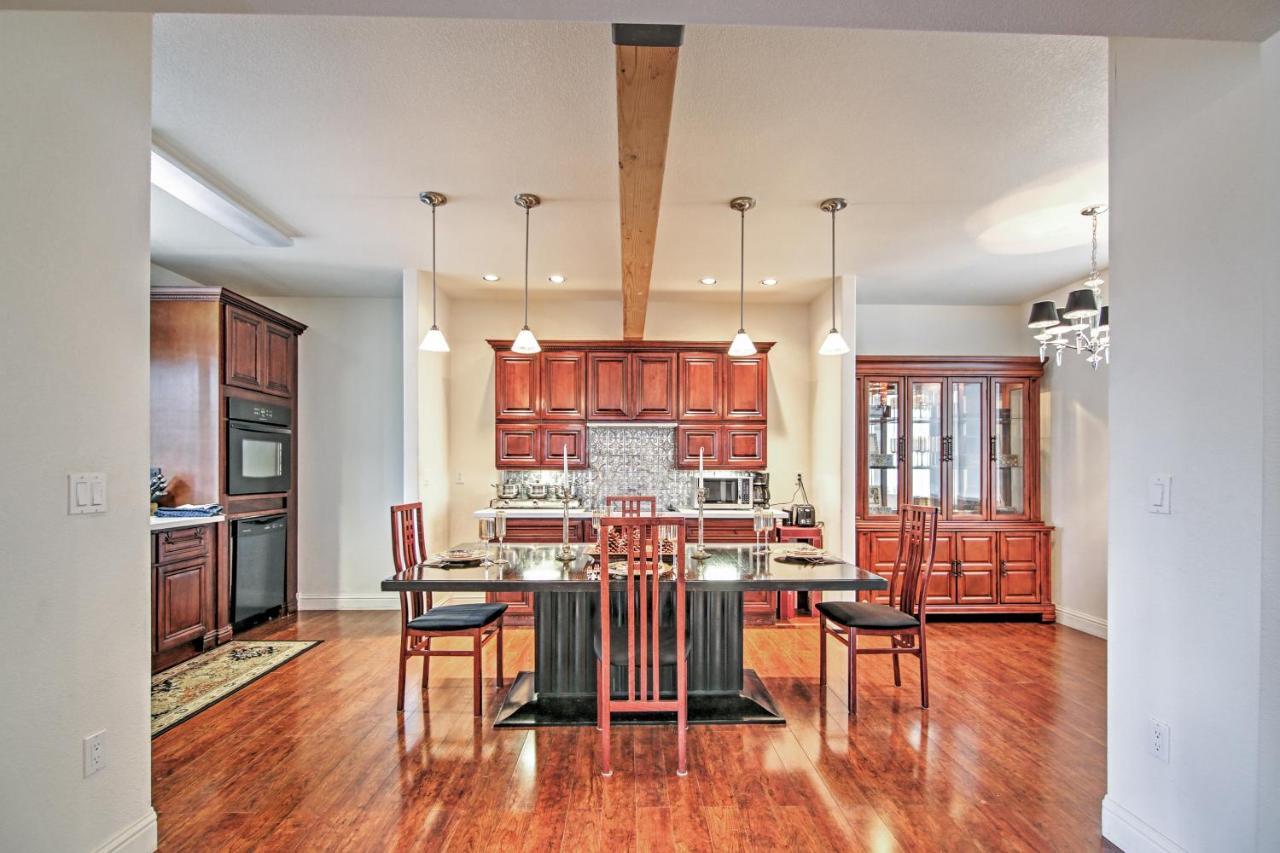 Luxurious South Tahoe Less Than 2 Mi To Lake! * South Lake Tahoe
