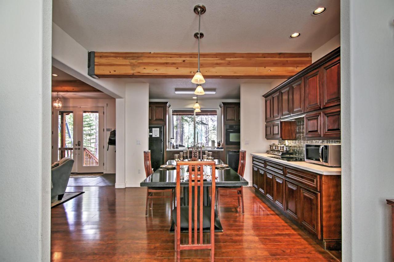Holiday home Luxurious South Tahoe Less Than 2 Mi To Lake! *