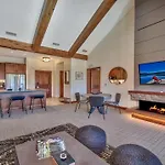 Luxury Residence - Gondola Across The Street Condo