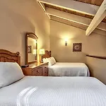 South Lake Tahoe Resort - Steps To Beach & Close To Heavenly
