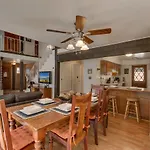 The Knotty Bear - Three Bedroom Home