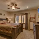 Tahoe Woods Escape - Three Bedroom Home