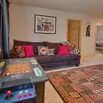 Sugar Pine Lodge - Four Bedroom Home
