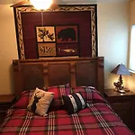 Heavenly Ski Run Cottage