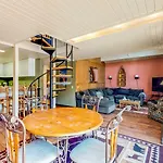 Waterfront Apres\' Ski Cabin