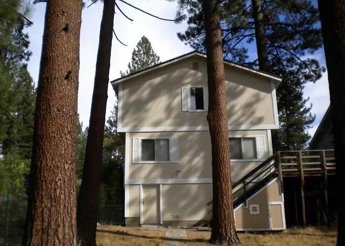 2853 Springwood Dr