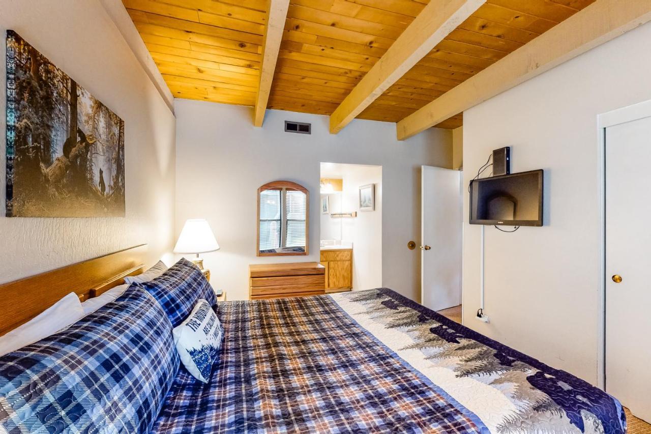 Flip Flops & Boots Hotel