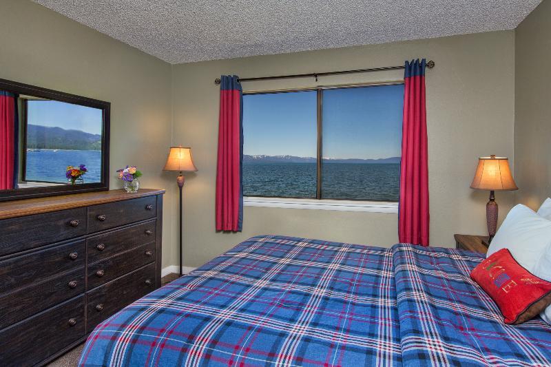 Lodge Tahoe Lakeshore & *