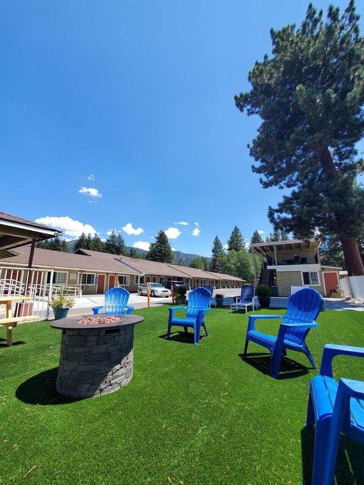 Bluebird Day & Motel