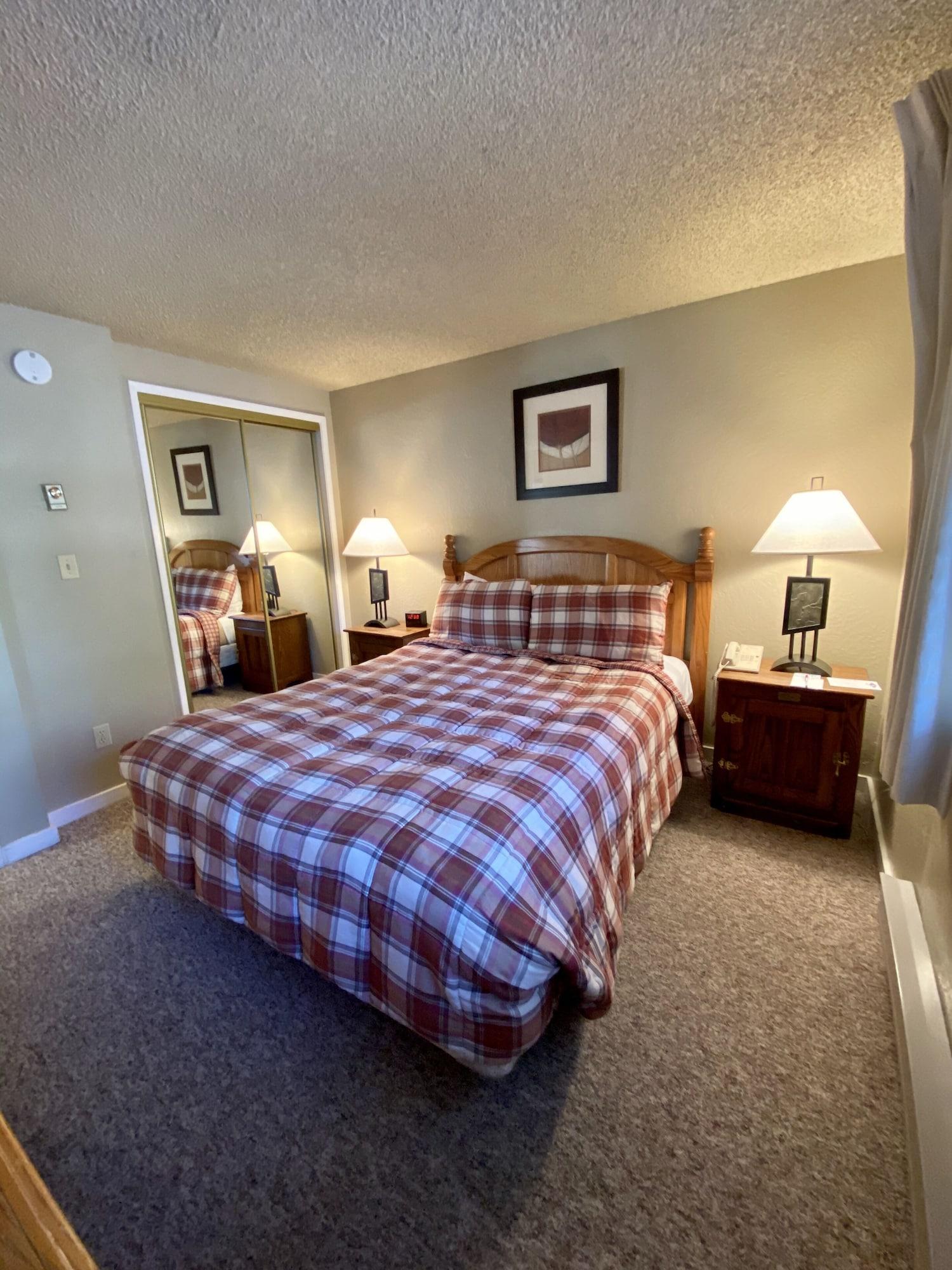 Tahoe Lakeshore & Lodge *