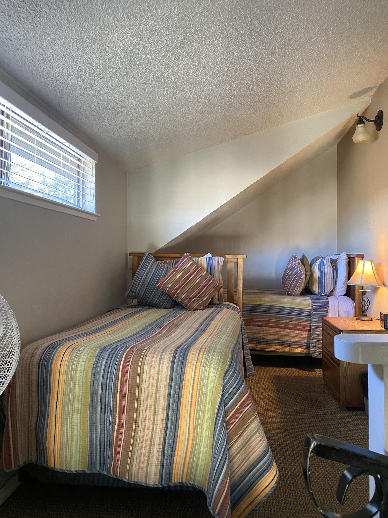 Tahoe Lakeshore & Lodge *