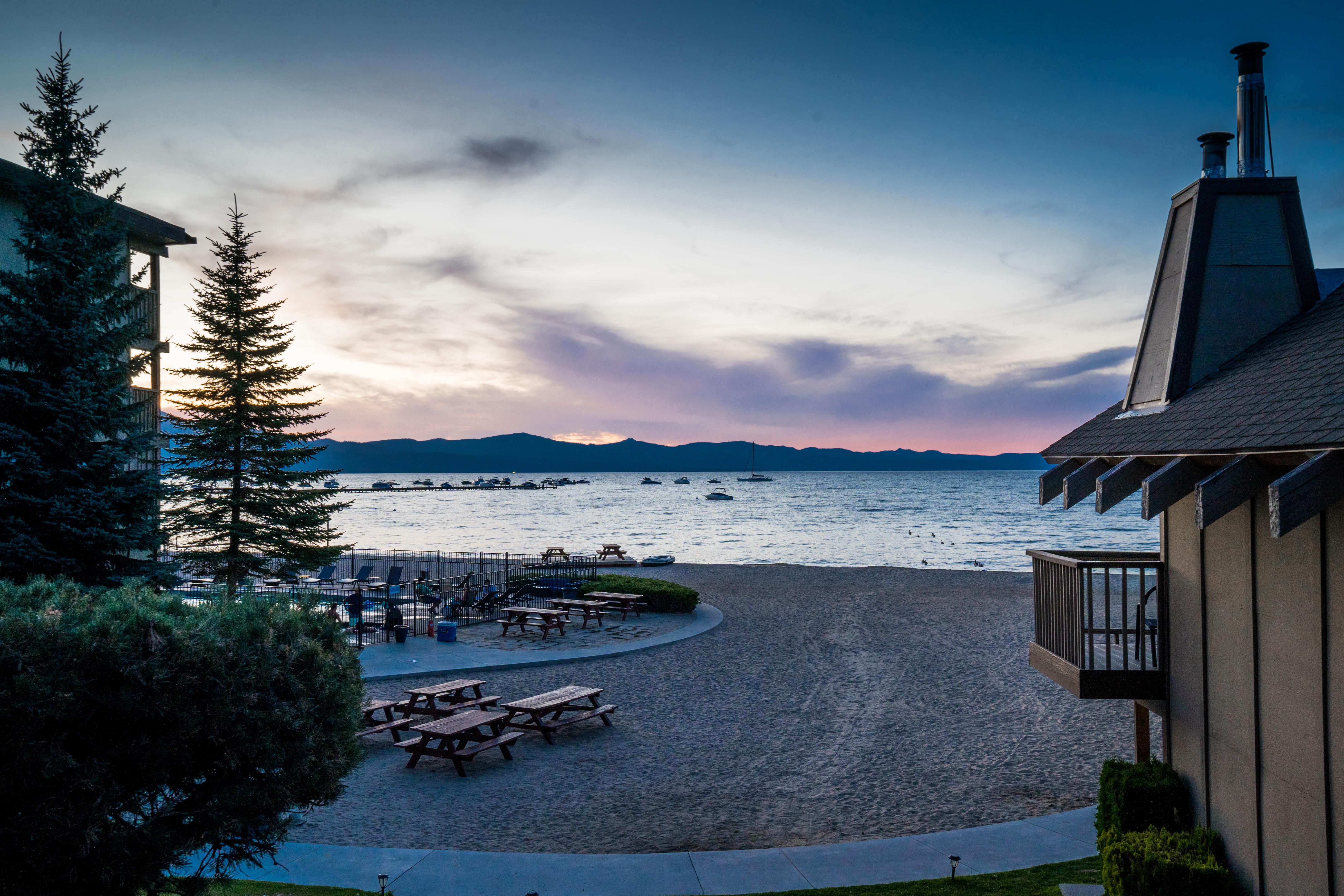 Lodge Tahoe Lakeshore &
